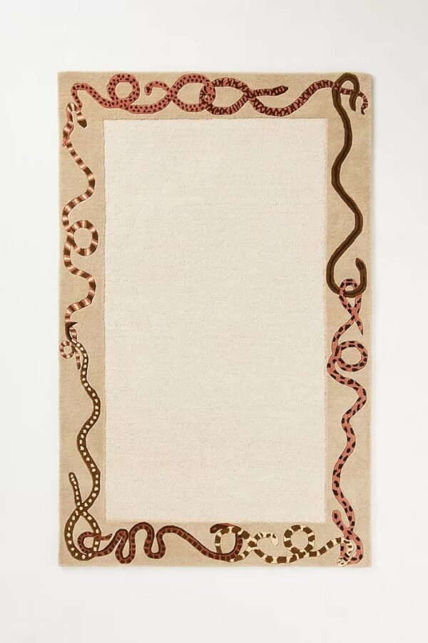 Elegant Snailed Border Beige Area Rug
