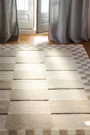 Hand-tufted wool rugs